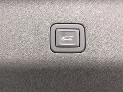 2024 Chevrolet Suburban - Photo 14