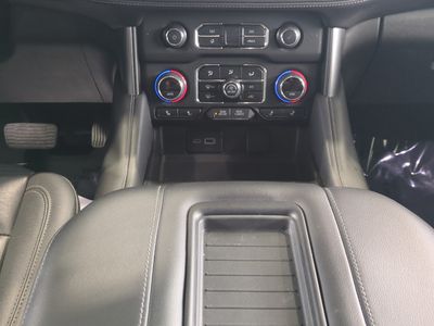 2024 Chevrolet Suburban - Photo 20
