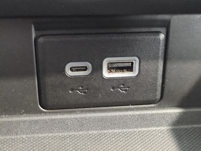 2024 Chevrolet Suburban - Photo 23