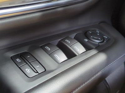 2024 Chevrolet Suburban - Photo 25