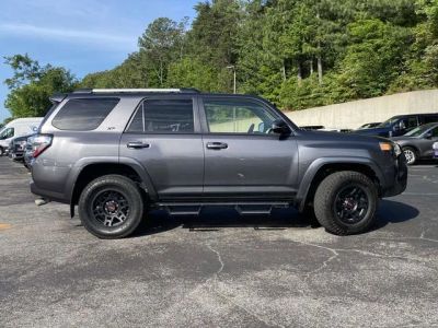 2021 Toyota 4Runner - Photo 2