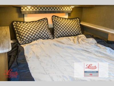 2017 Siesta Sprinter 24SR — photo 30 view