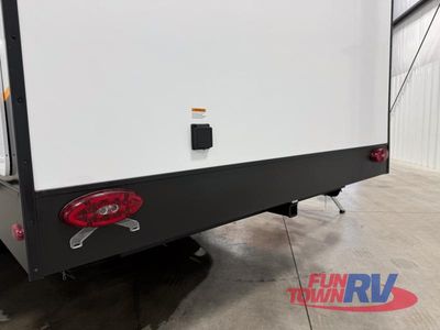 2025 Ember RV E-Series - Photo 9