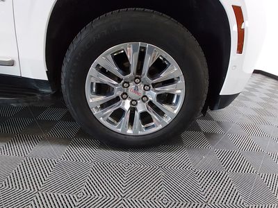 2025 GMC Yukon XL - Photo 10