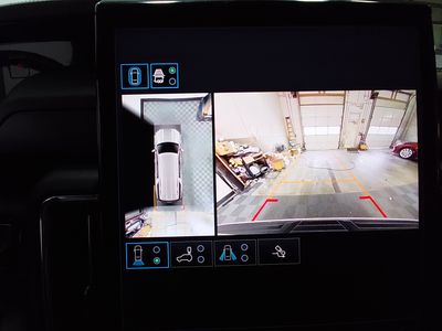 2025 GMC Yukon XL - Photo 16