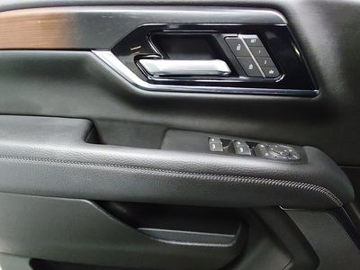 2025 GMC Yukon XL - Photo 21