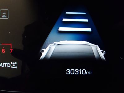 2025 GMC Yukon XL - Photo 14