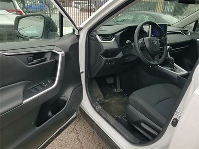 2025 Toyota RAV4 - Photo 9