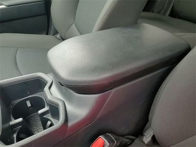 2025 Toyota RAV4 - Photo 19