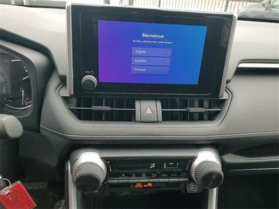 2025 Toyota RAV4 - Photo 17
