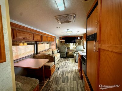 2004 Winnebago Sightseer - Photo 6