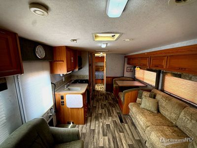2004 Winnebago Sightseer - Photo 5