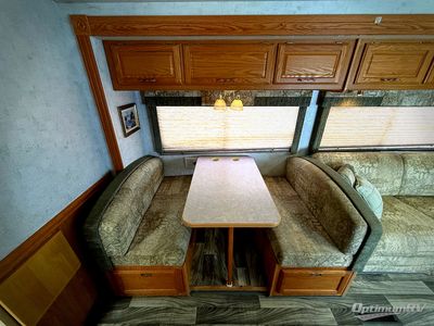 2004 Winnebago Sightseer - Photo 13