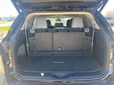2022 Toyota Highlander - Photo 10