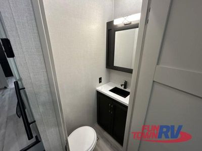 2026 Keystone RV Alpine - Photo 33