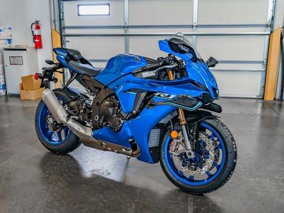 2026 Yamaha YZF-R1 - Photo 2