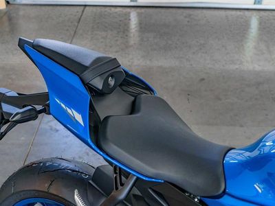 2026 Yamaha YZF-R1 - Photo 9