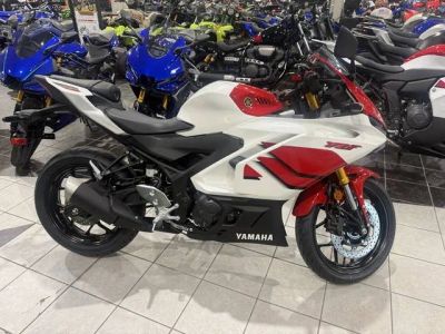 2026 Yamaha YZF-R3 — front three-quarter view