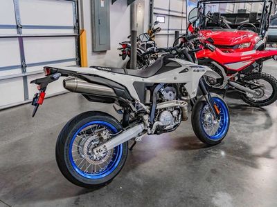 2026 Suzuki DR-Z4SM - Photo 4