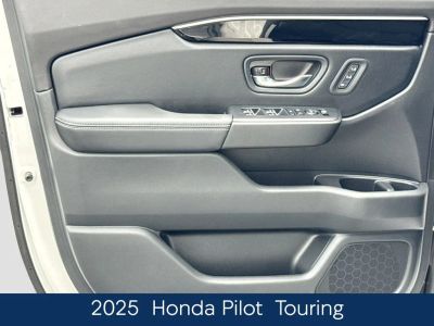 2025 Honda Pilot - Photo 17