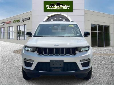 2023 Jeep Grand Cherokee — side profile view
