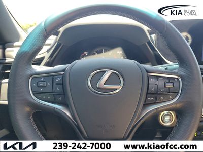 2023 Lexus ES - Photo 22
