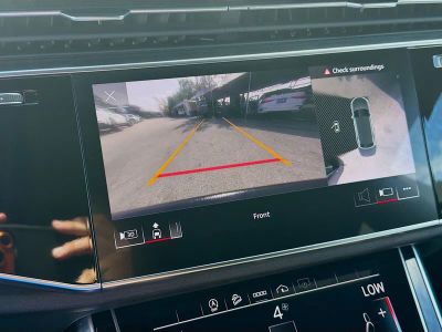 2023 Audi Q8 — photo 13 view