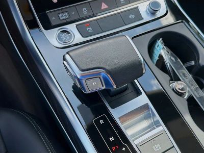 2023 Audi Q8 — photo 16 view