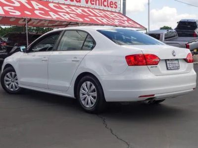 2014 Volkswagen Jetta — photo 9 view