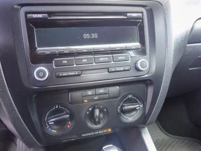 2014 Volkswagen Jetta — photo 15 view