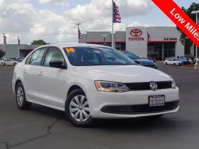 2014 Volkswagen Jetta — side profile view