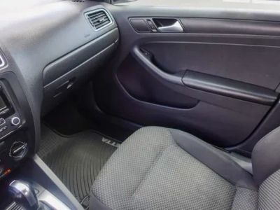 2014 Volkswagen Jetta — photo 17 view