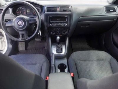 2014 Volkswagen Jetta — interior view