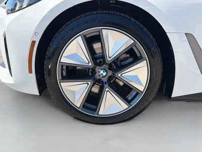 2026 BMW i4 — photo 41 view