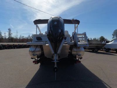 2024 Bennington 24 RTSB — engine compartment view