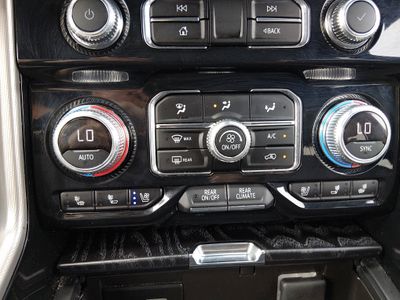2024 GMC Yukon - Photo 18