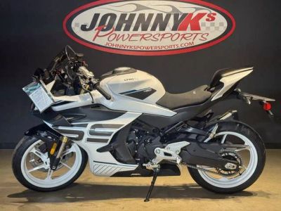 2026 CFMOTO 450SS — front three-quarter view