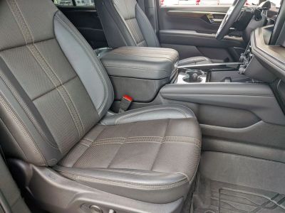 2025 Chevrolet Tahoe - Photo 17