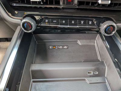 2025 Chevrolet Tahoe - Photo 29