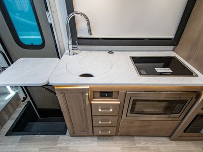 2026 Thor Motor Coach Axis - Photo 14