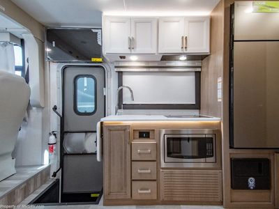 2026 Thor Motor Coach Axis - Photo 13