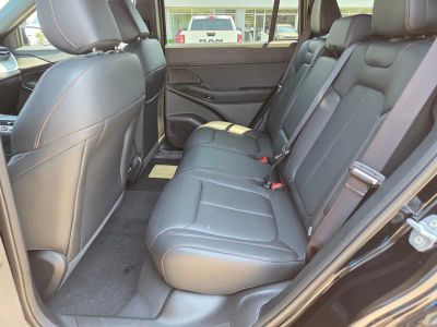 2026 Jeep Cherokee — photo 8 view