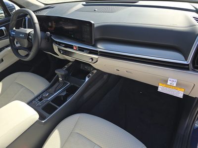 2026 Kia Sorento — photo 13 view