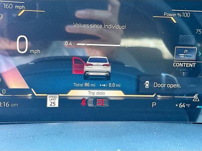 2026 BMW X5 — photo 8 view