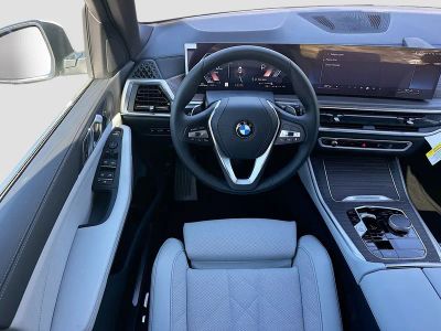 2026 BMW X5 — photo 16 view