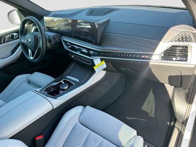 2026 BMW X5 — photo 23 view