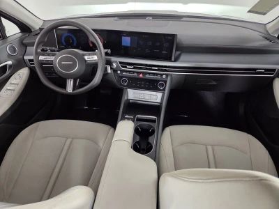 2025 Hyundai Sonata — photo 28 view