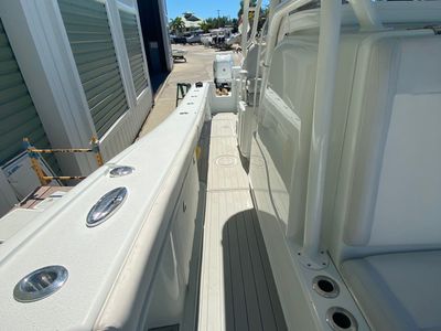 2016 Yellowfin 36 CC - Photo 20