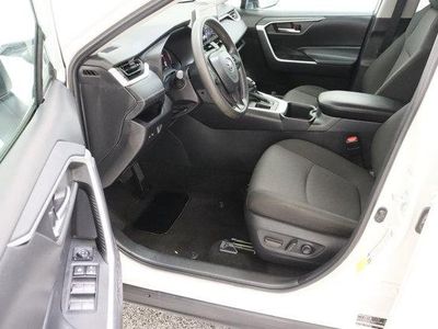 2025 Toyota RAV4 FWD - Photo 13