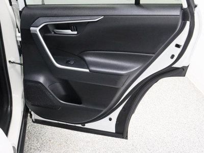 2025 Toyota RAV4 FWD - Photo 32
